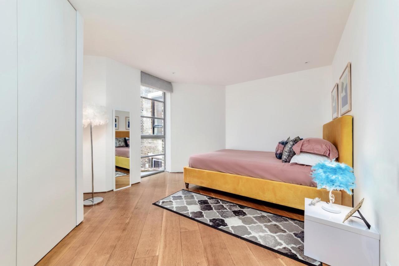 Interior-designer With 2 Terraces Apartament